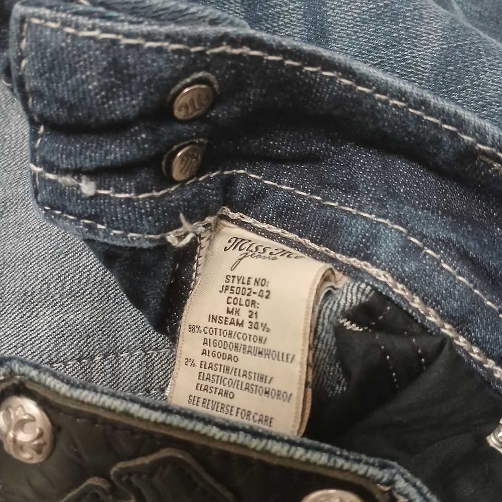 Miss Me Women's Size 28 Low Rise Boot Cut Blue Jeans with Silver Accents Pockets - Picture 9 of 9